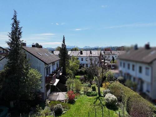 Blick zum REH - Reihenendhaus mit 121,00 m&sup2; in Feldkirchen-Westerham zum Kaufen