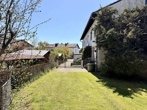 Zugang zum Garten und Grundstück - 