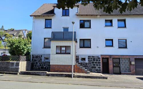 Straßenansicht - 5 Zimmer Doppelhaushälfte in Breidenbach