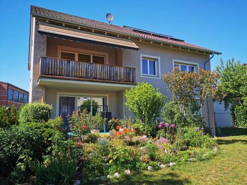 Terrasse mit Garten - Familienfreundliche Erdgeschosswohnung sucht neue Mieter