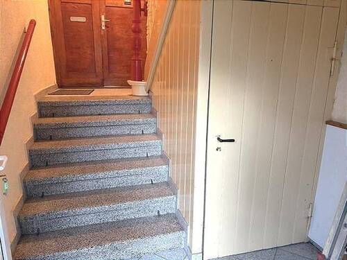 Zugang zum Keller/Treppenhaus - 