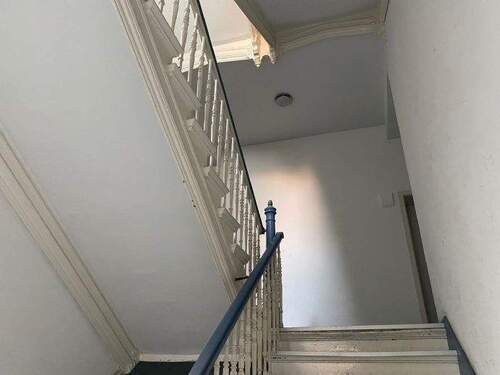 Treppenhaus - Etagenwohnung mit 31,30 m&sup2; in Halle (Saale) zur Miete