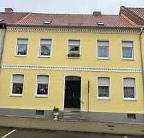 Reihen-Stadthaus in Aschersleben als Wohnobjekt mit möglichem Gewerbeanteil oder als 2-Generationen-Haus