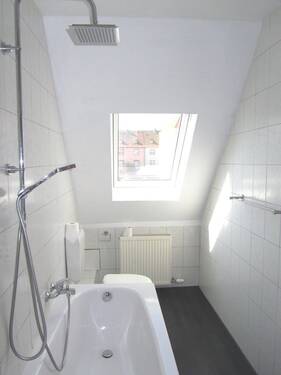 Bad - Etagenwohnung mit 77,50 m² in Fraureuth zur Miete