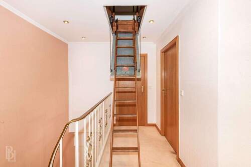 Zugang zum Dachboden - 