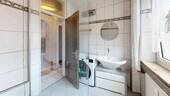 Badezimmer - Etagenwohnung mit 94,00 m&sup2; in Nürnberg zum Kaufen