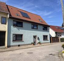 Charmantes Zweifamilienhaus mit Garten, Scheune & viel Platz! - Großrudestedt