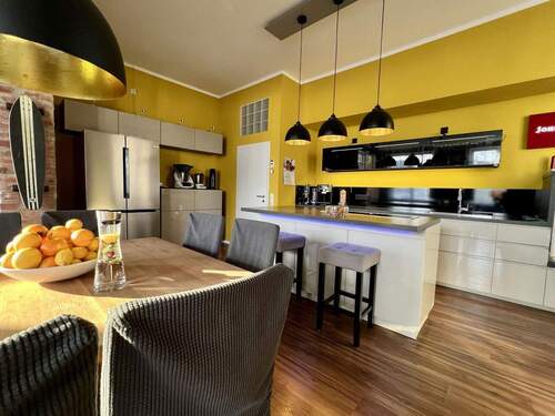 offene Küche - 8 Zimmer Etagenwohnung zum Kaufen in Dresden