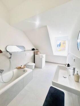 Badewannenbad 2. OG - 