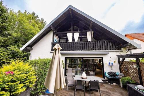 Außenansicht, Terrassenseite - 7 Zimmer Einfamilienhaus zum Kaufen in Halver