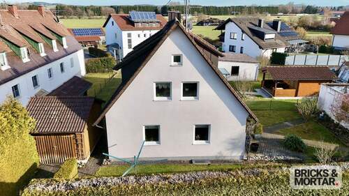 Straßenseite - 5 Zimmer Doppelhaushälfte in Ursberg / Mindelzell