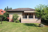 Hausansicht - Vollunterkellertes Einfamilienhaus im Bungalowstil - ca. 160 m² Wfl.-Nfl. am Roseneck 3-4 Zimmer