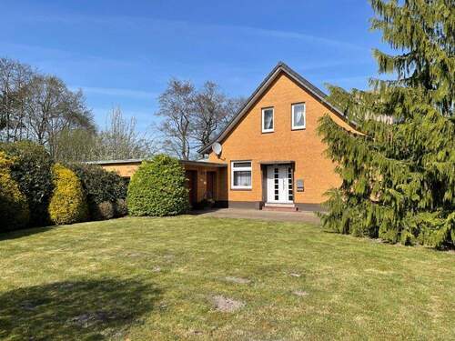 Vorgarten / Giebelseite - 
