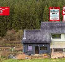 Ruhiges Wohnen im Grünen: Doppelhaushälfte - Herscheid