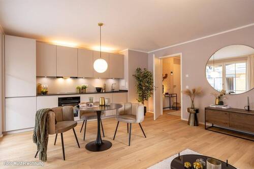 Bild 2 - 4 Zimmer Etagenwohnung zum Kaufen in München Forstenried