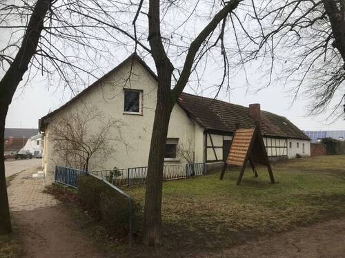 Westansicht Wohnhaus - 3 Zimmer Einfamilienhaus zum Kaufen in Elbe-Parey - Zentrum