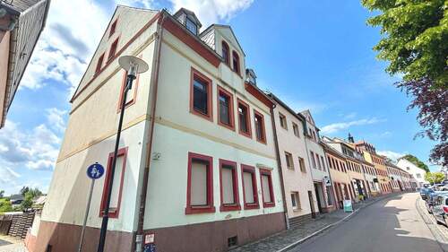 Straßenansicht - 8 Zimmer Einfamilienhaus zum Kaufen in Geithain