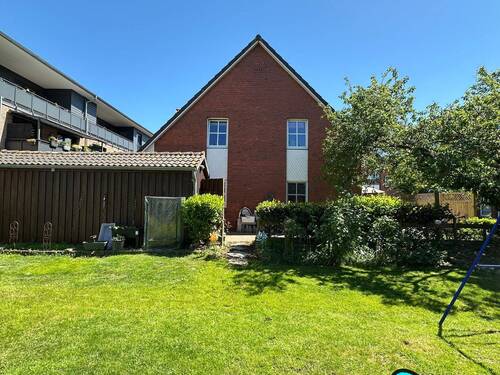 Seitliche Ansicht aus dem Garten - 