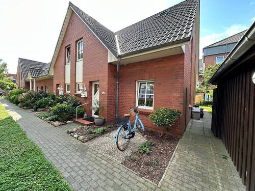 Außenansicht - Wohlfühloase mitten im Stadtzentrum von Husum - Charmantes Reihenendhaus mit sonnigem Garten