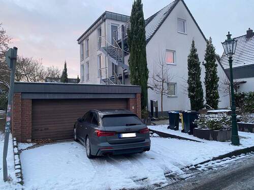 Außenansicht - PERFEKTES INVESTMENT: MFH MIT GROßER GARAGE IN D-UNTERRATH