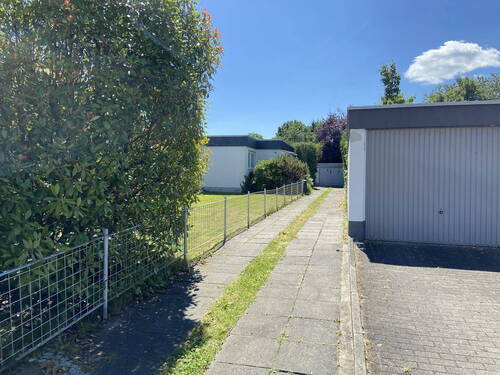 Auffahrt - 6 Zimmer Bungalow in Bad Homburg vor der Höhe