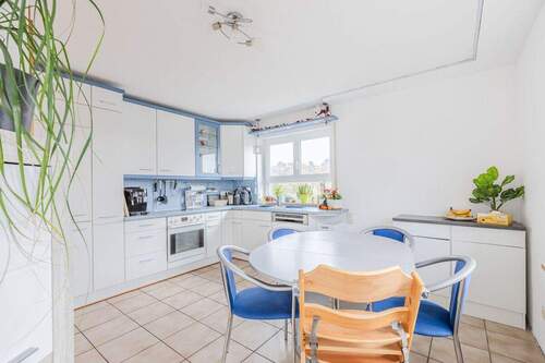 Küche mit Essplatz - Etagenwohnung mit 91,00 m² in Singen zur Miete