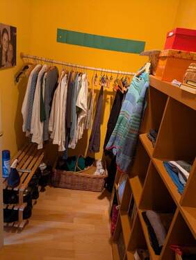 Ankleidezimmer v. gr. Zimmer - 