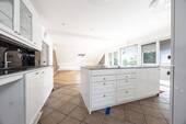 Großzügiger Ess- und Wohnbereich - Mehrfamilienhaus, Wohnhaus mit 317,60 m&sup2; in Neufahrn bei Freising zum Kaufen