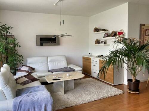 Wohnzimmer - 3 Zimmer Etagenwohnung in Erfurt