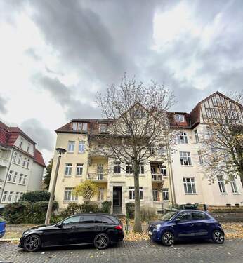 Frontansicht - Charmante Eigentumswohnung mit Außenstellplatz in begehrter Lage!