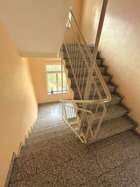 Treppenhaus - 3 Zimmer Etagenwohnung in Erfurt