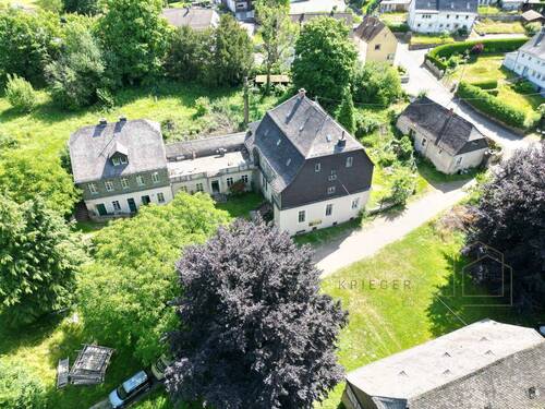 Bild 1 - Historisches Herrenhaus mit Nebengebäuden in idyllischer Lage