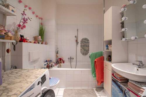 Badezimmer mit Wanne - 