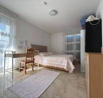 Attraktives Zweifamilienhaus in Steinenbronn - Wohnen & Investieren unter einem Dach