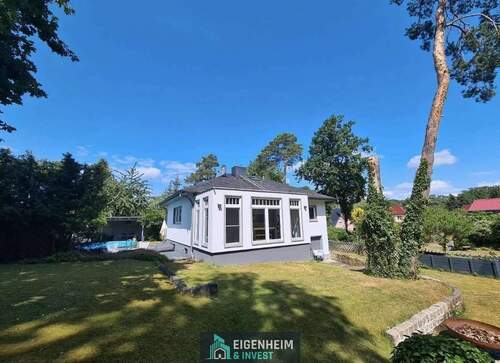 Hausansicht - Einfamilienhaus mit großem Traumgrundstück, Pool und Entwicklungspotenzial