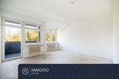 Wohnzimmer - ?? Gelegenheit in Schmargendorf - sanierungsbedürftige 3-Zi-Whg mit Lift, Balkon & Blick ins Grüne