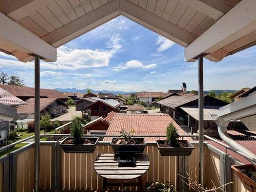 Blick vom Balkon in die Berge - 