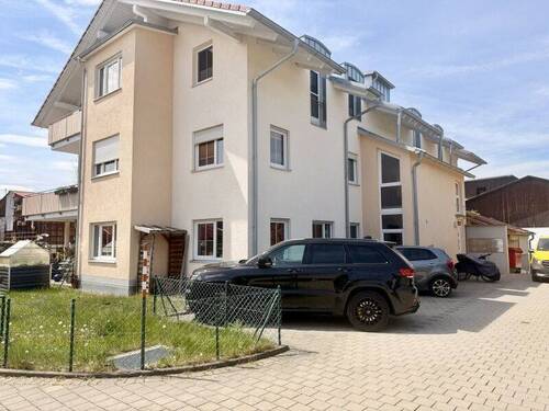 Außen-Stellplatz vor dem Haus - 