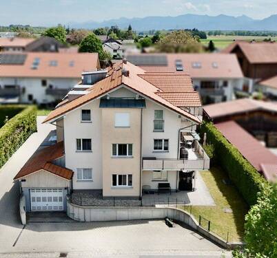 Blick zum Haus und Tiefgarage - 5 Zimmer Etagenwohnung in Bad Aibling