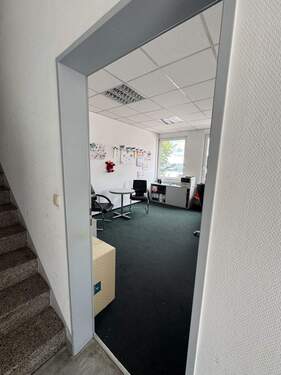 1 - Büroraum im beliebten Frankfurter Stadtteil Gallus zu vermieten! [HMR-O03E05] [HMR-O03E05]