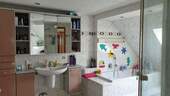 Badezimmer m. Einbaumöbel - 