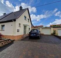 Einseitig angebautes FH mit Garten und 2 Garagen in ruhiger Lage 66539 NeunkirchenFurpach