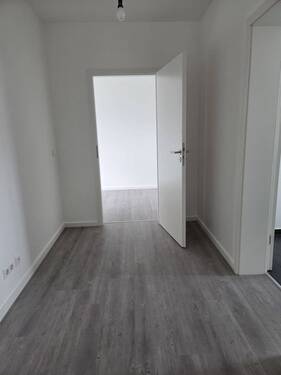 Flur - Etagenwohnung mit 62,80 m&sup2; in Eisenach zur Miete