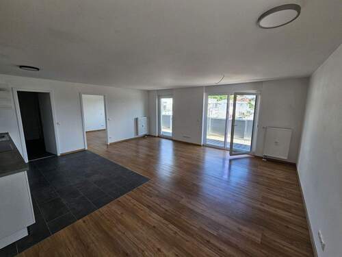 Wohnen I - Helle 2-Zimmer-Wohnung im 2. Stock mit Balkon - Kemnath