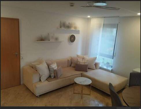 Wohnzimmer - 3 Zimmer Etagenwohnung in Metzingen