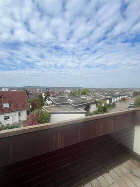 Aussicht aus Dachloggia - 'Lichtdurchflutete Dachwohnung mit Panorama-Aussicht in ruhiger Lage'