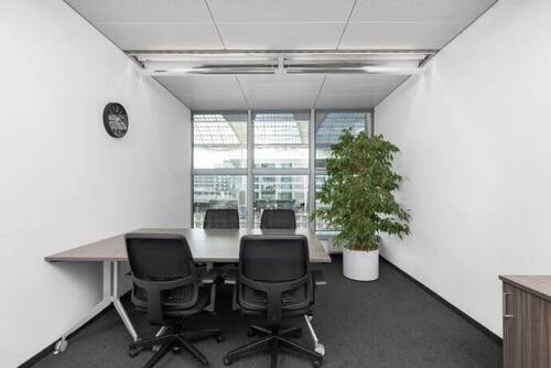 Bild 1 - Beziehen Sie einsatzbereite Großraumbüros für 10 Personen in Regus München Airport