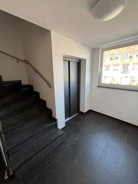 Aufzugstür 1.OG - 