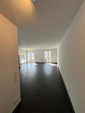 Blick in den Wohn-Essbereich - 