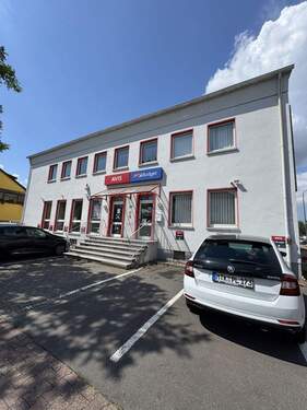 1 - Großzügige Gewerbefläche mit Werkstatt und Stellplätzen im Innenhof - zentrale Lage in Frankfurt am Main [HMR-O03E01]